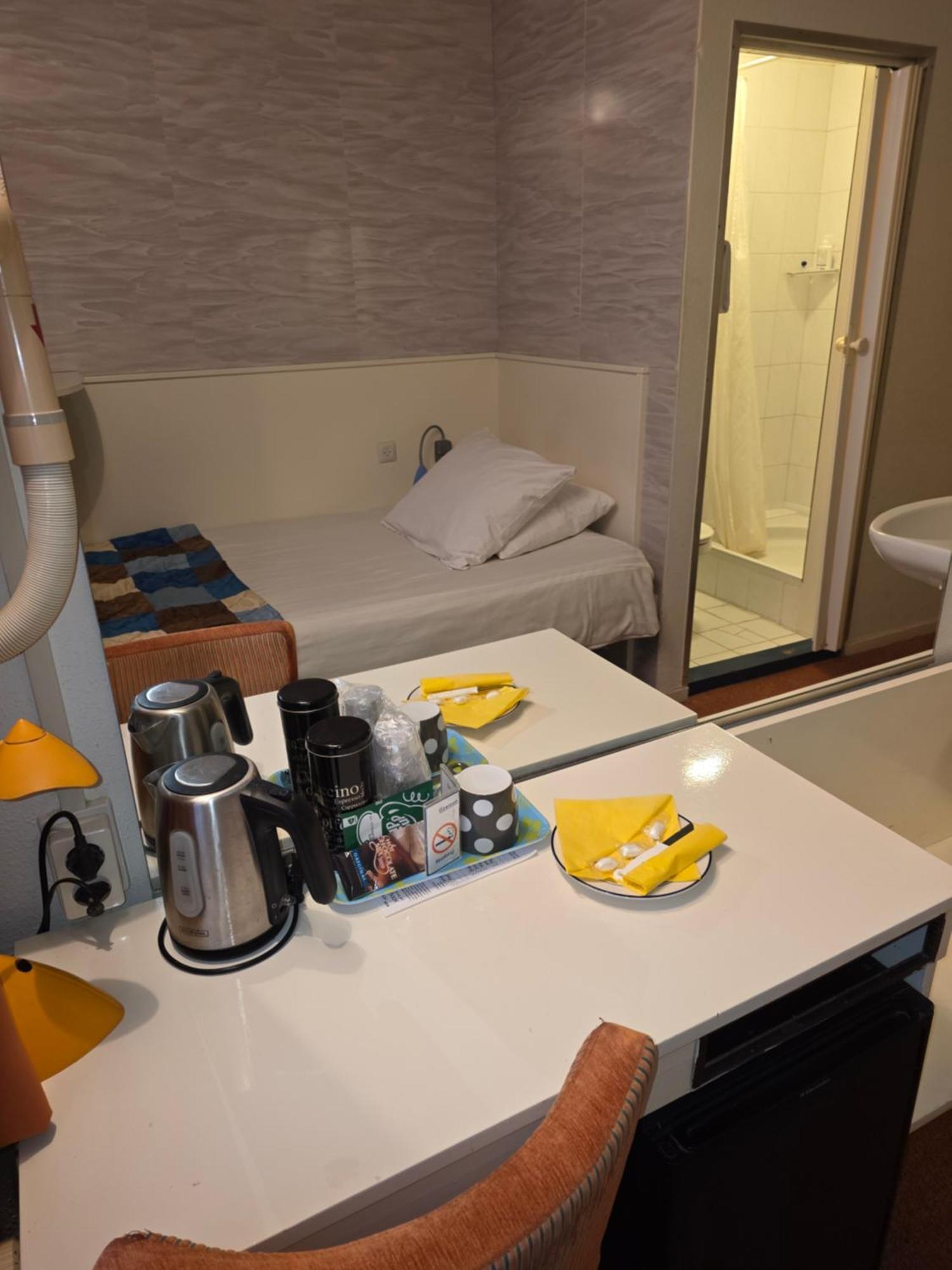 Single Room with Shared Toilet,1742623969:JPEG