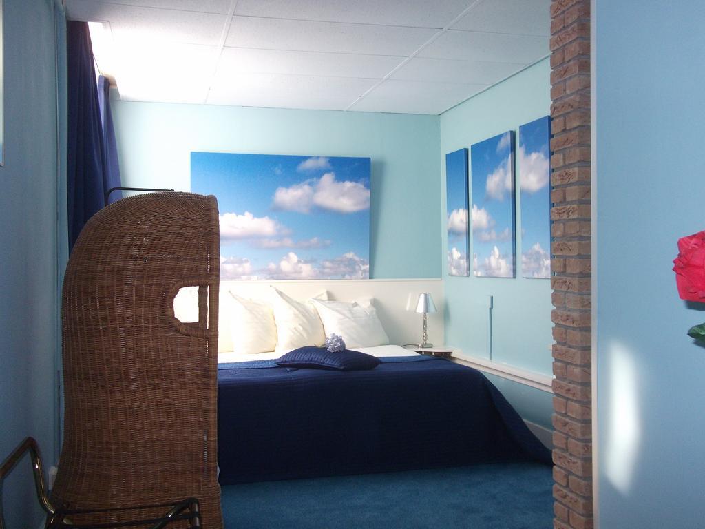 Double Room with Spa Bath,1742566631:JPEG