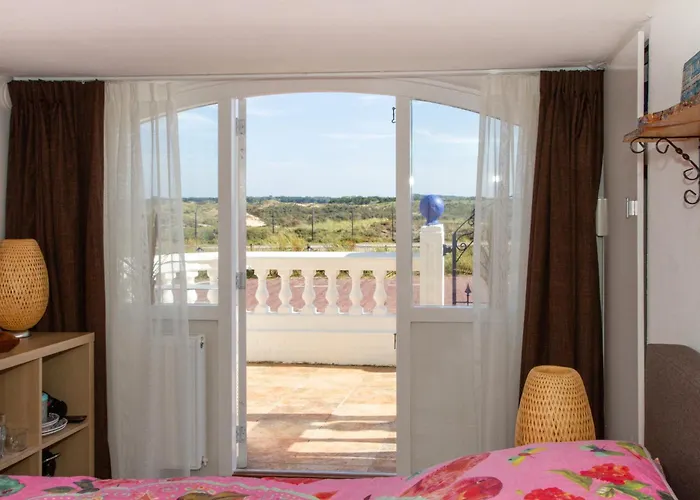 Hotel nahe College: Little Ibiza